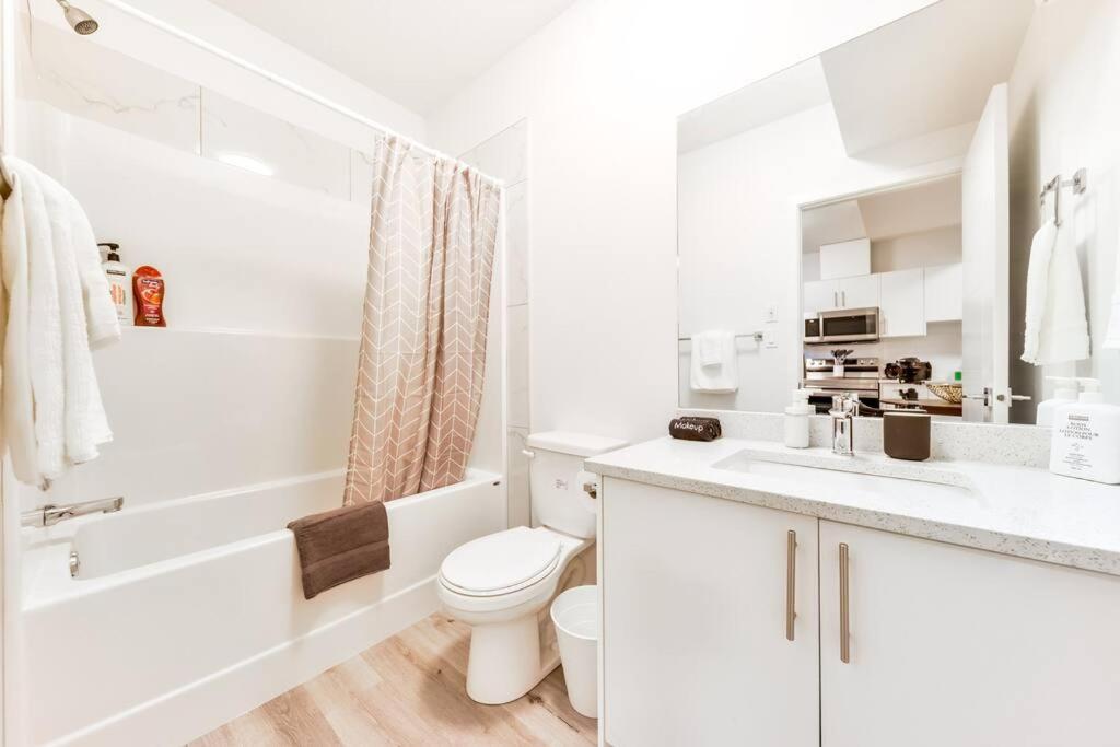 Cozy Nordic Utopia, Bsmt Suite Near Wem & Dt, King Bed, Wifi Edmonton Esterno foto